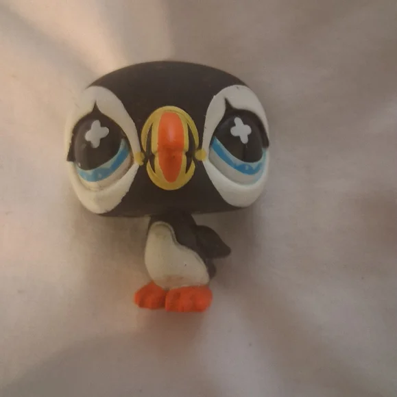 Littlest Pet Shop Black and White Penguin Figure - Picture 3 of 3